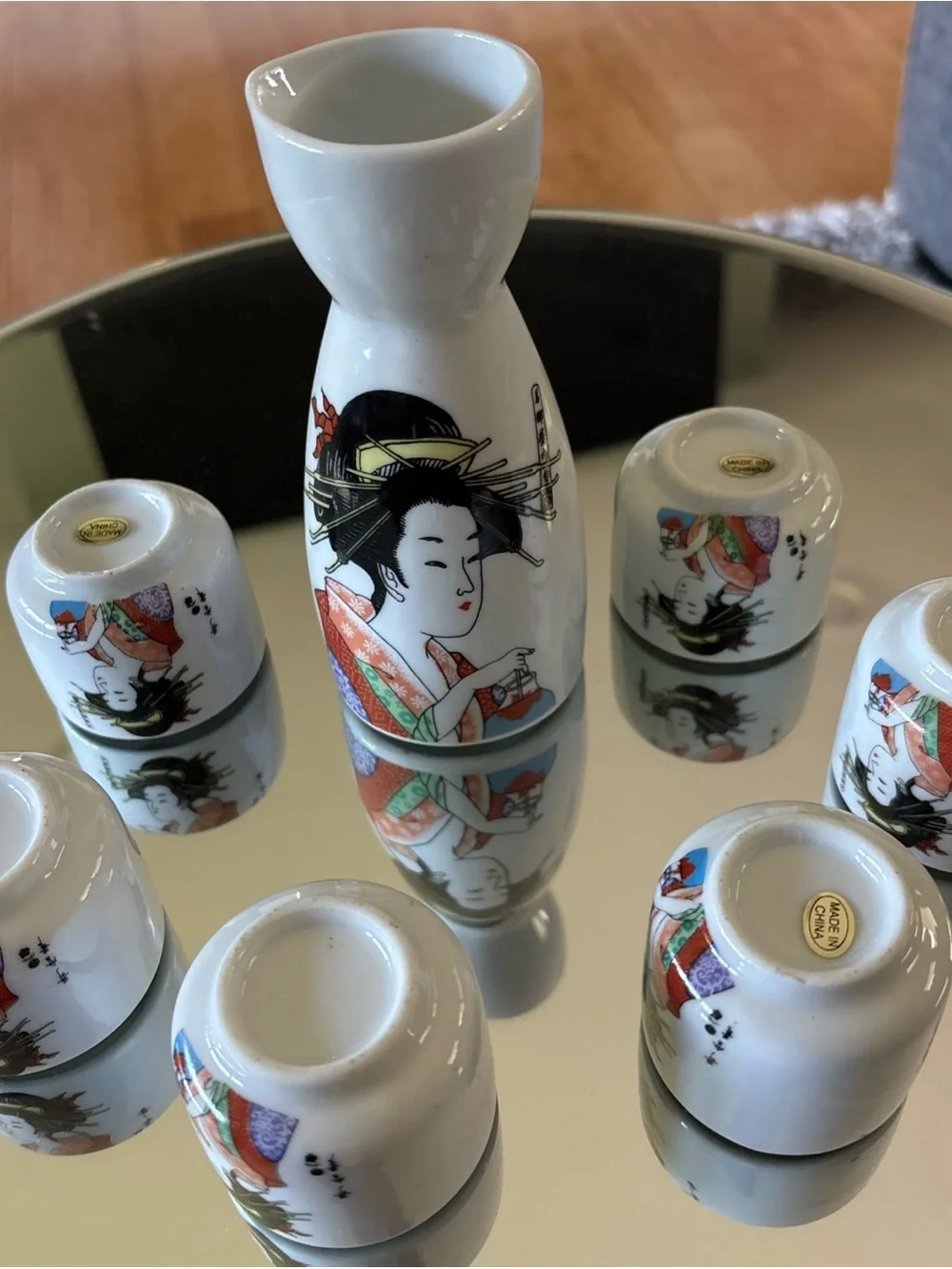 Porcelain Geisha Sake Set - White and Multicolor